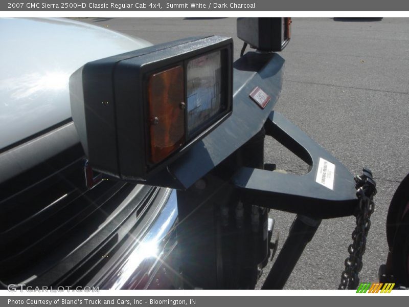 Summit White / Dark Charcoal 2007 GMC Sierra 2500HD Classic Regular Cab 4x4