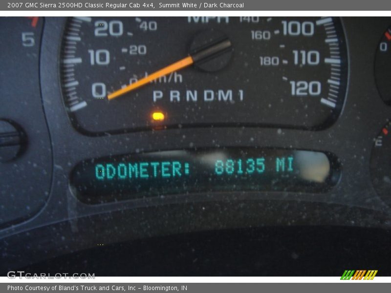 Summit White / Dark Charcoal 2007 GMC Sierra 2500HD Classic Regular Cab 4x4