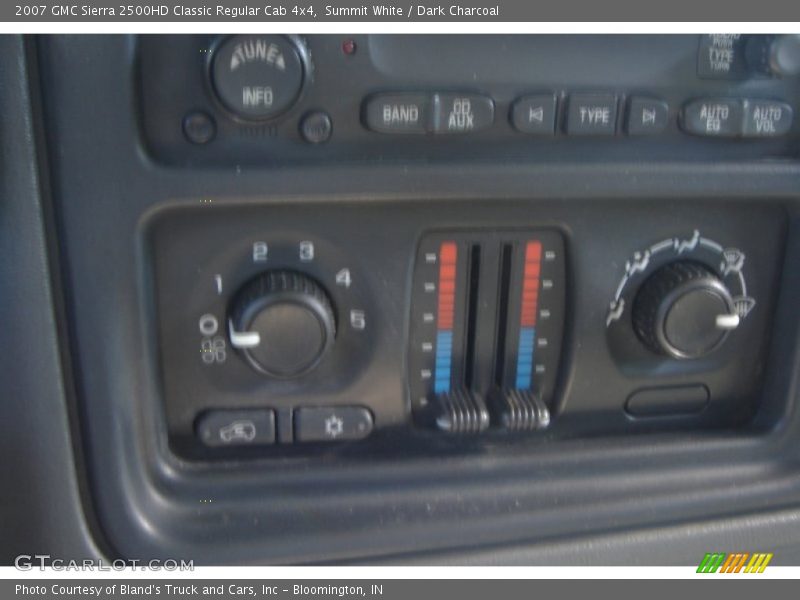 Summit White / Dark Charcoal 2007 GMC Sierra 2500HD Classic Regular Cab 4x4
