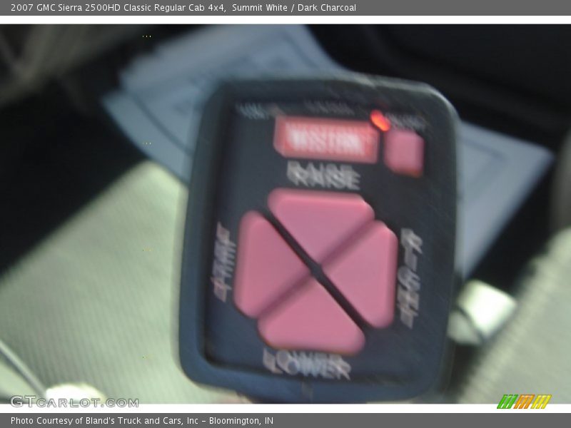 Summit White / Dark Charcoal 2007 GMC Sierra 2500HD Classic Regular Cab 4x4