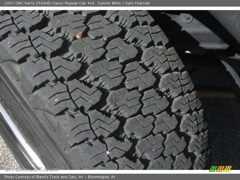 Summit White / Dark Charcoal 2007 GMC Sierra 2500HD Classic Regular Cab 4x4