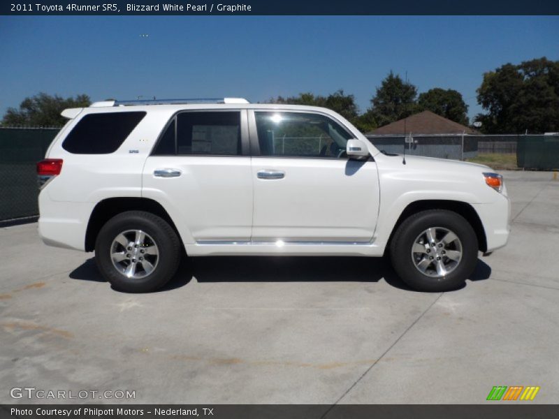 Blizzard White Pearl / Graphite 2011 Toyota 4Runner SR5