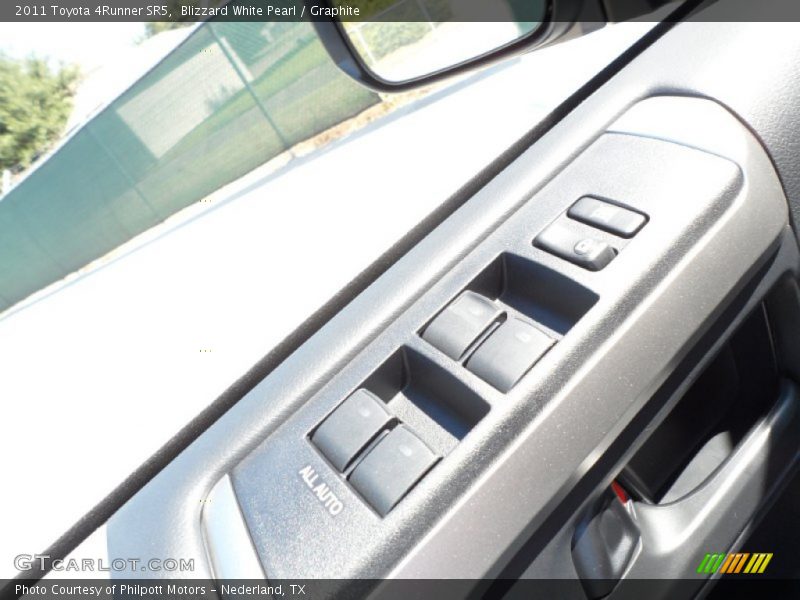 Blizzard White Pearl / Graphite 2011 Toyota 4Runner SR5