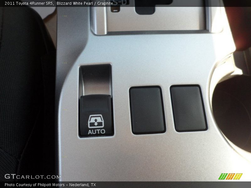 Blizzard White Pearl / Graphite 2011 Toyota 4Runner SR5