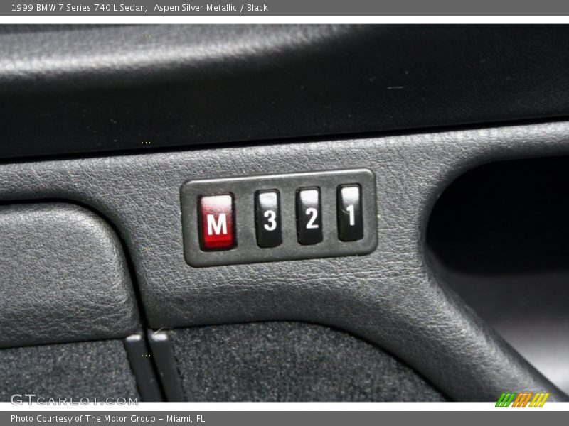 Controls of 1999 7 Series 740iL Sedan