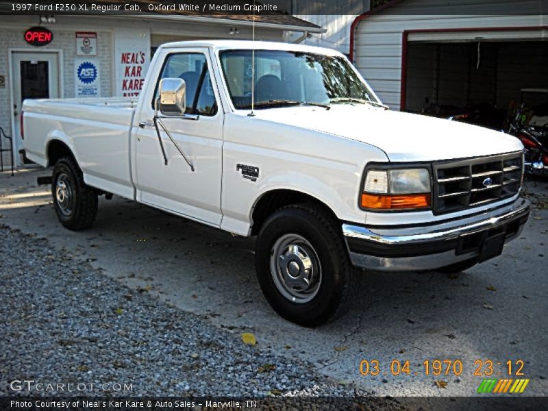 Oxford White / Medium Graphite 1997 Ford F250 XL Regular Cab