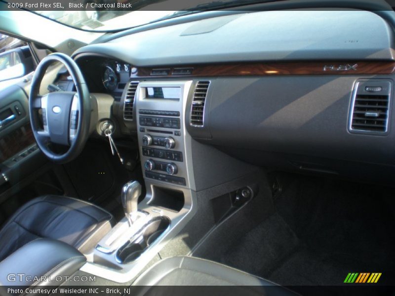 Black / Charcoal Black 2009 Ford Flex SEL