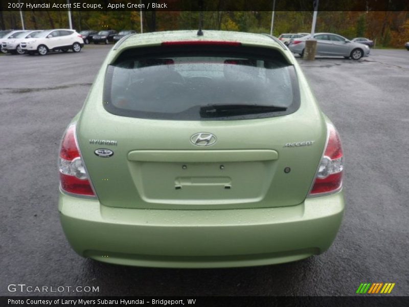 Apple Green / Black 2007 Hyundai Accent SE Coupe