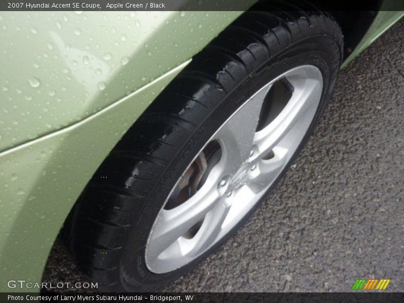 Apple Green / Black 2007 Hyundai Accent SE Coupe