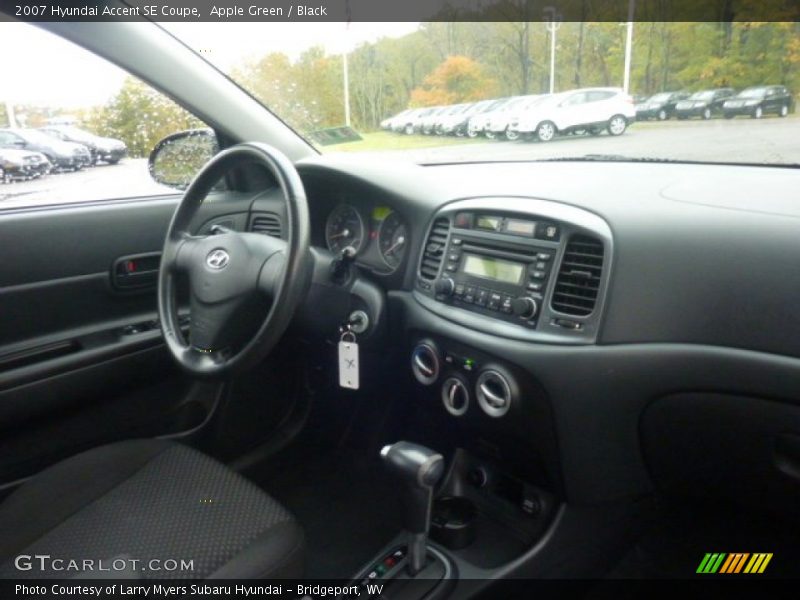 Apple Green / Black 2007 Hyundai Accent SE Coupe