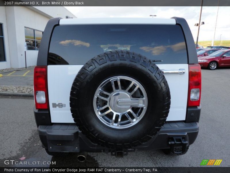Birch White / Ebony Black 2007 Hummer H3 X