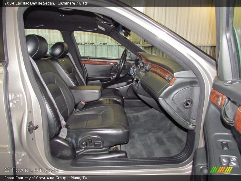 Cashmere / Black 2004 Cadillac DeVille Sedan