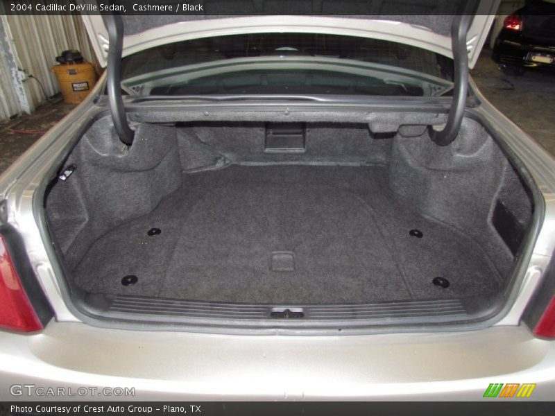Cashmere / Black 2004 Cadillac DeVille Sedan