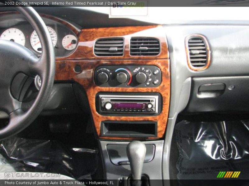 Inferno Red Tinted Pearlcoat / Dark Slate Gray 2002 Dodge Intrepid SE
