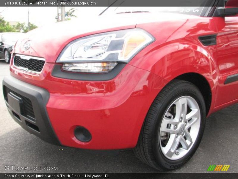 Molten Red / Black Soul Logo Cloth 2010 Kia Soul +