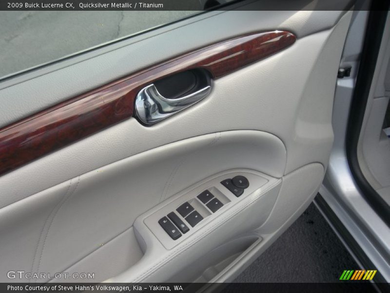 Quicksilver Metallic / Titanium 2009 Buick Lucerne CX