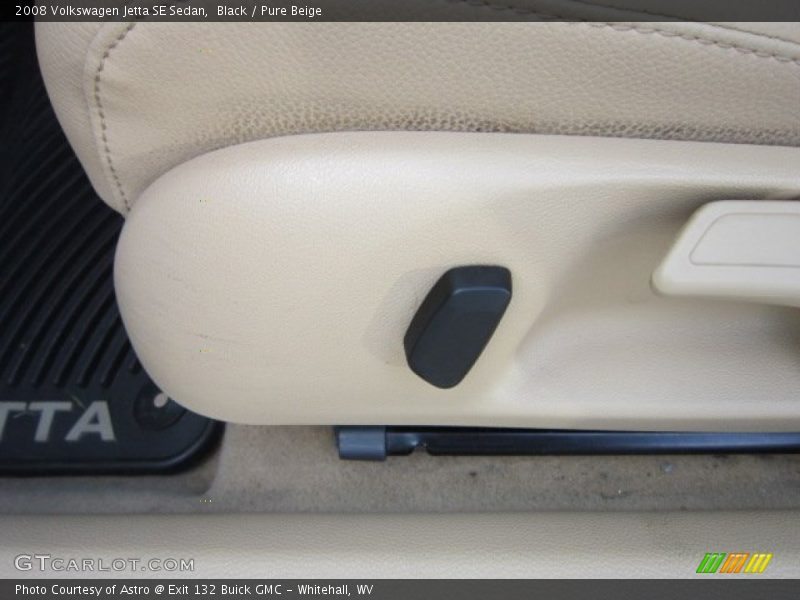 Black / Pure Beige 2008 Volkswagen Jetta SE Sedan