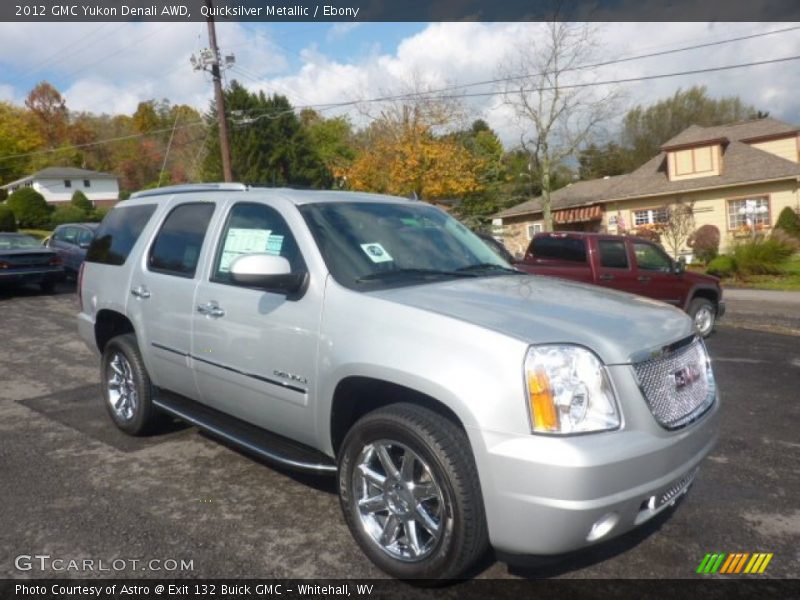 Front 3/4 View of 2012 Yukon Denali AWD