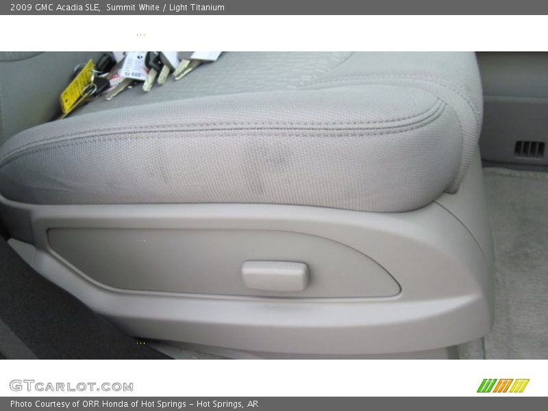 Summit White / Light Titanium 2009 GMC Acadia SLE