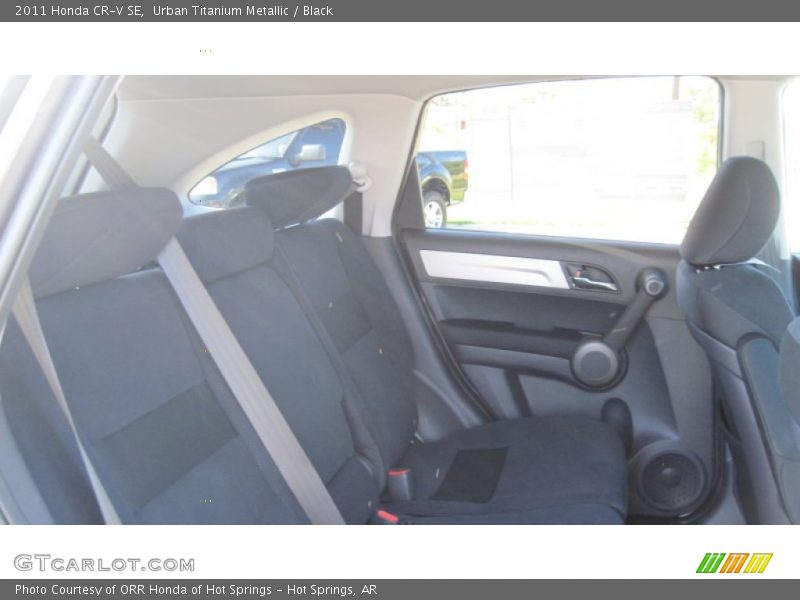 Urban Titanium Metallic / Black 2011 Honda CR-V SE