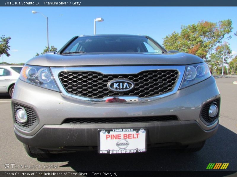 Titanium Silver / Gray 2011 Kia Sorento LX