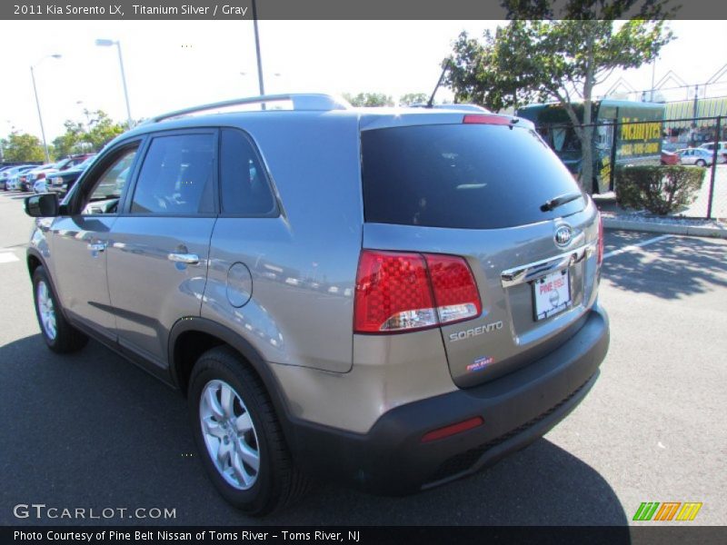 Titanium Silver / Gray 2011 Kia Sorento LX