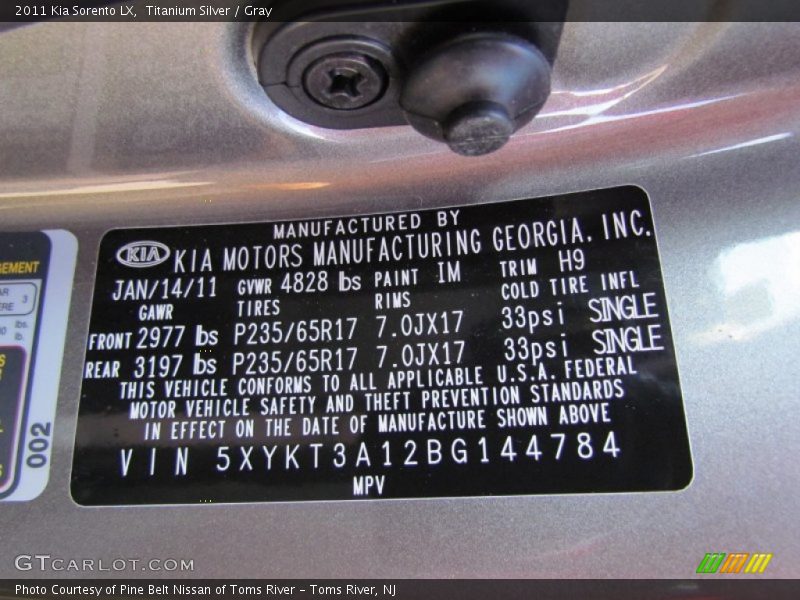 Titanium Silver / Gray 2011 Kia Sorento LX