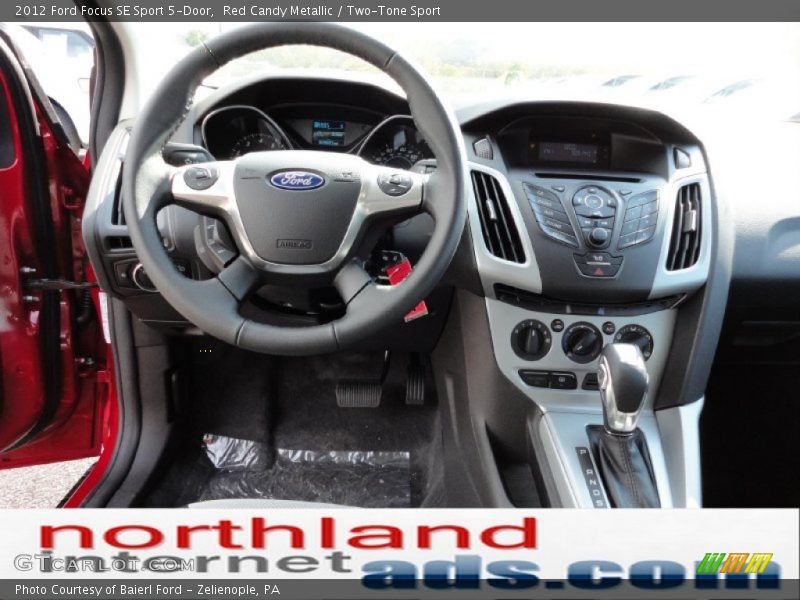 Red Candy Metallic / Two-Tone Sport 2012 Ford Focus SE Sport 5-Door