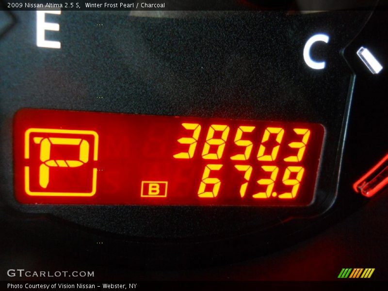Winter Frost Pearl / Charcoal 2009 Nissan Altima 2.5 S