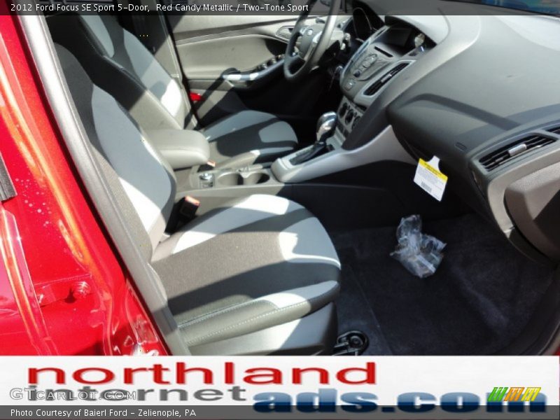 Red Candy Metallic / Two-Tone Sport 2012 Ford Focus SE Sport 5-Door