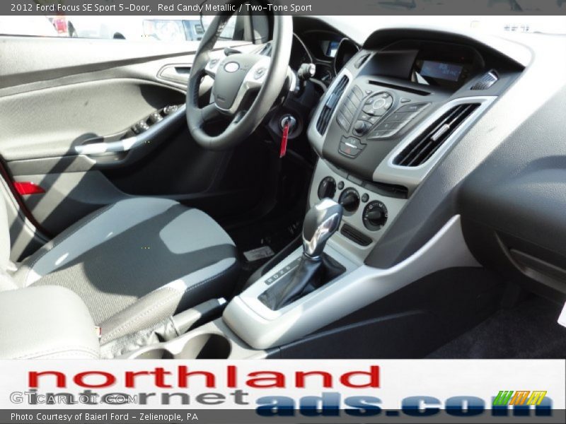 Red Candy Metallic / Two-Tone Sport 2012 Ford Focus SE Sport 5-Door