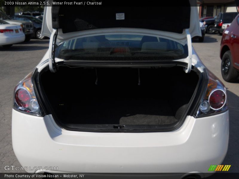 Winter Frost Pearl / Charcoal 2009 Nissan Altima 2.5 S
