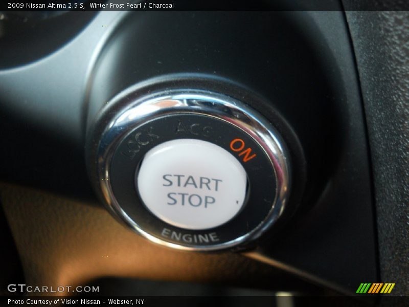 Winter Frost Pearl / Charcoal 2009 Nissan Altima 2.5 S