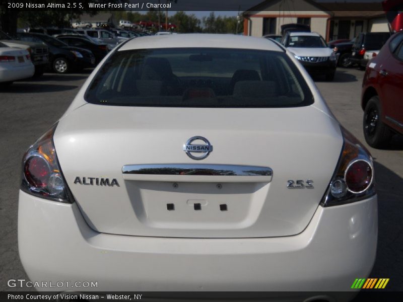 Winter Frost Pearl / Charcoal 2009 Nissan Altima 2.5 S