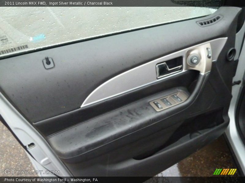Ingot Silver Metallic / Charcoal Black 2011 Lincoln MKX FWD