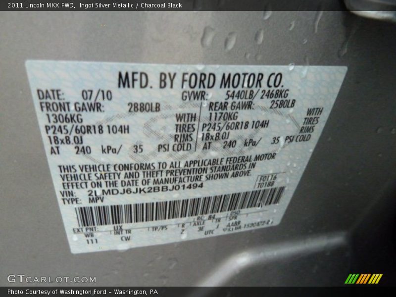 Ingot Silver Metallic / Charcoal Black 2011 Lincoln MKX FWD