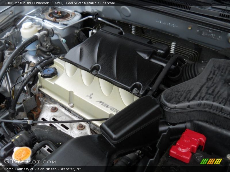 Cool Silver Metallic / Charcoal 2006 Mitsubishi Outlander SE 4WD