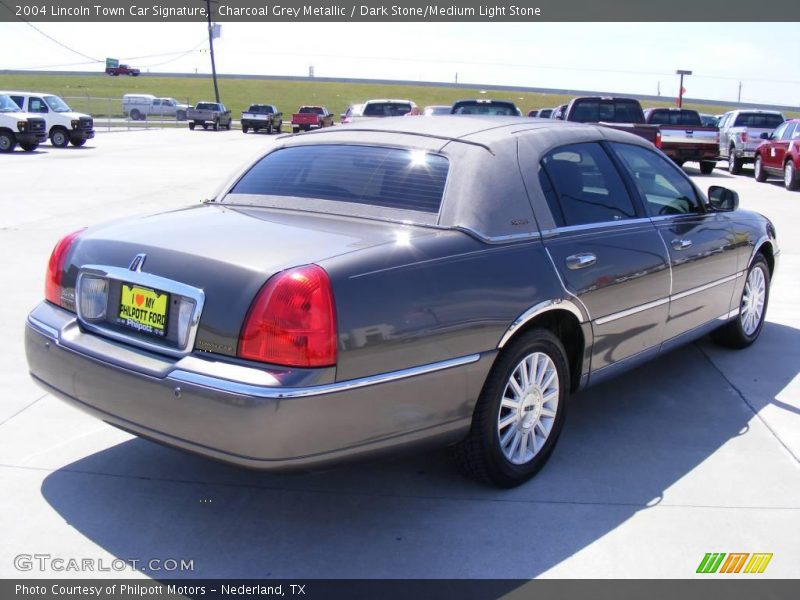 Charcoal Grey Metallic / Dark Stone/Medium Light Stone 2004 Lincoln Town Car Signature