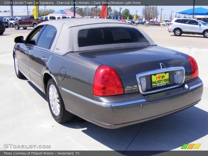 Charcoal Grey Metallic / Dark Stone/Medium Light Stone 2004 Lincoln Town Car Signature
