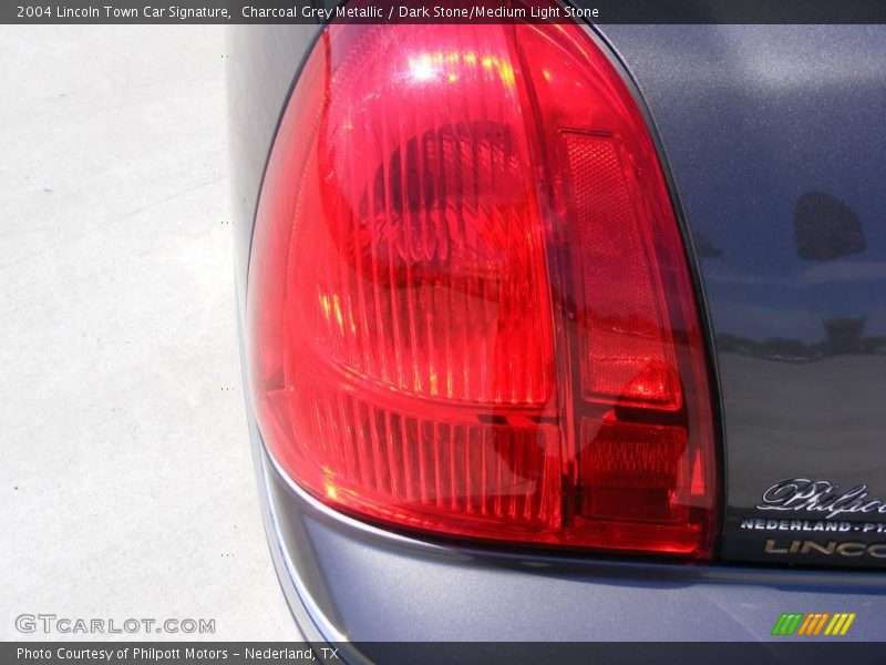 Charcoal Grey Metallic / Dark Stone/Medium Light Stone 2004 Lincoln Town Car Signature