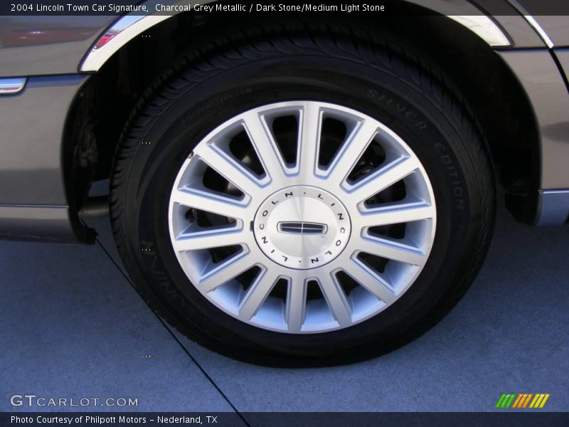 Charcoal Grey Metallic / Dark Stone/Medium Light Stone 2004 Lincoln Town Car Signature