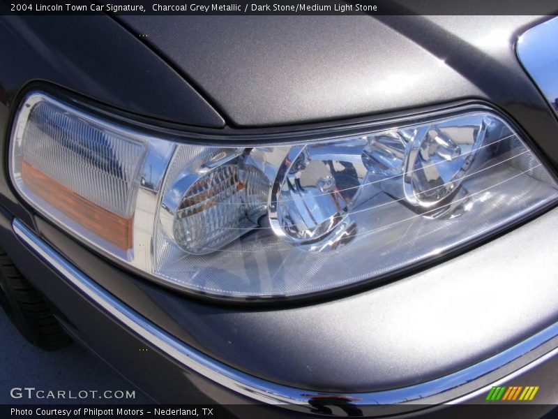 Charcoal Grey Metallic / Dark Stone/Medium Light Stone 2004 Lincoln Town Car Signature