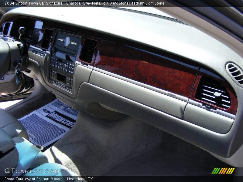 Charcoal Grey Metallic / Dark Stone/Medium Light Stone 2004 Lincoln Town Car Signature