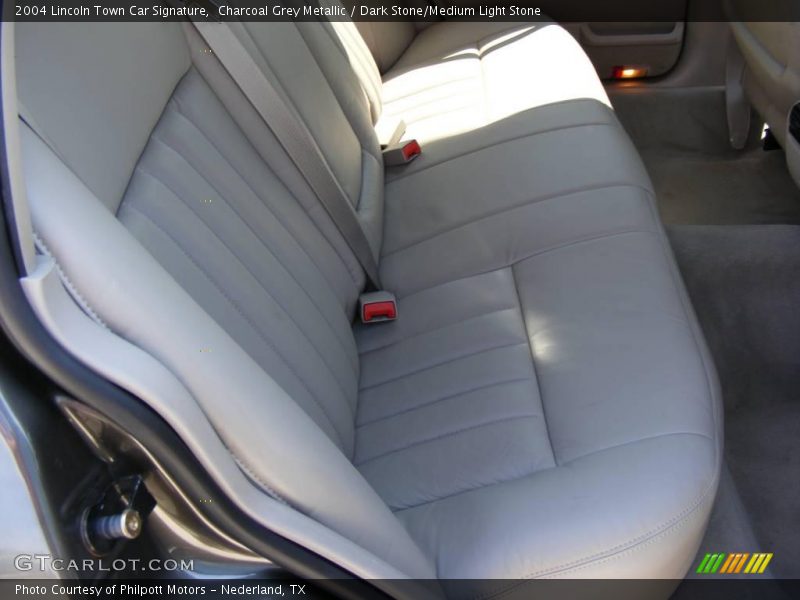 Charcoal Grey Metallic / Dark Stone/Medium Light Stone 2004 Lincoln Town Car Signature