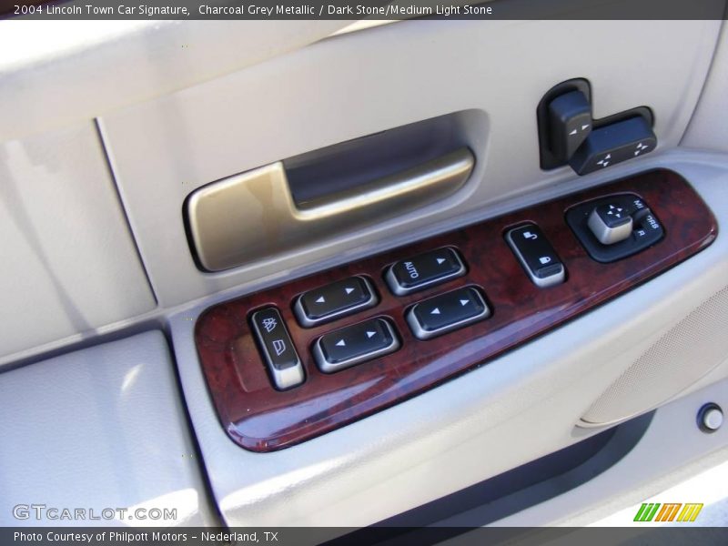 Charcoal Grey Metallic / Dark Stone/Medium Light Stone 2004 Lincoln Town Car Signature