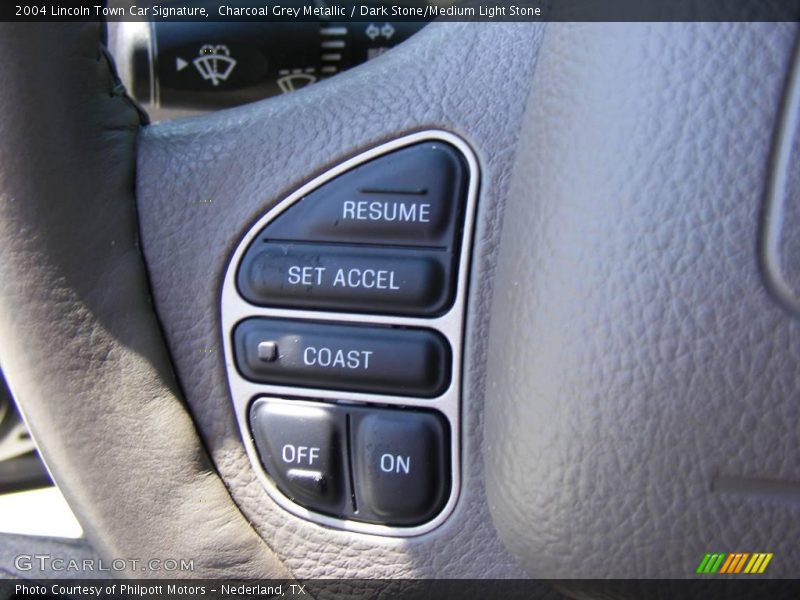 Charcoal Grey Metallic / Dark Stone/Medium Light Stone 2004 Lincoln Town Car Signature