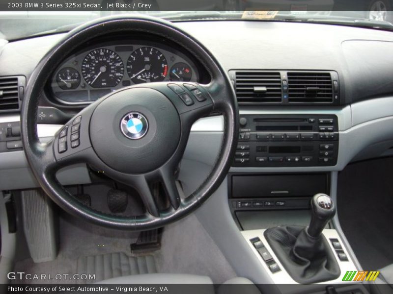 Jet Black / Grey 2003 BMW 3 Series 325xi Sedan