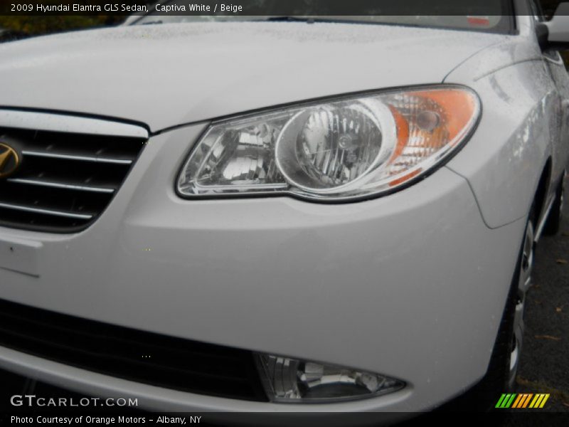 Captiva White / Beige 2009 Hyundai Elantra GLS Sedan