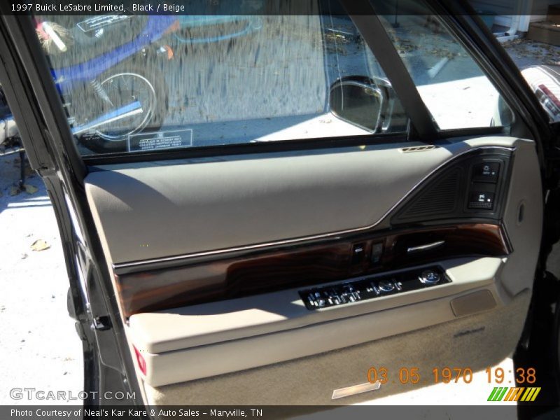 Black / Beige 1997 Buick LeSabre Limited