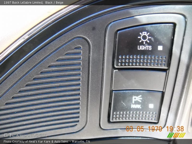 Black / Beige 1997 Buick LeSabre Limited